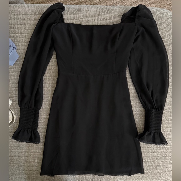 Aritzia Dresses & Skirts - Aritzia Wilfred Emmylou Dress